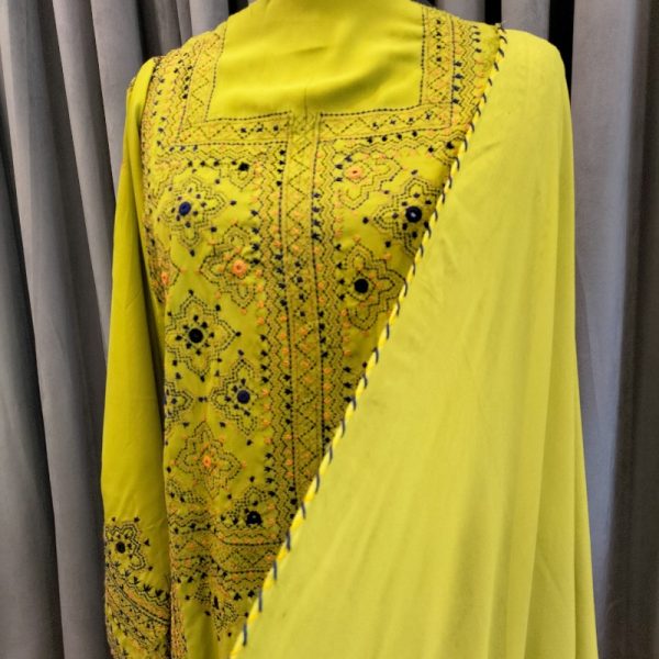 Hand Made Balochi Dress | Shoolok | Running stitch - Balochi ...