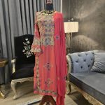 Balochi Mausam doch |Balochi kurta| jalar

⭐Handwork 

⭐3 piece 
Unstitched 

⭐Colour : Coral blush
Length 44 inches 

⭐Material: Premium quality Georgette 
 

⭐Cash on delivery across Pakistan 
other countries advance payment only.